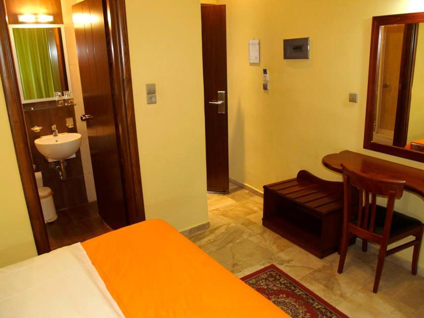 Hotel Filoxenia Ханья Экстерьер фото